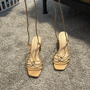 Bamboo lace up women’s block heel